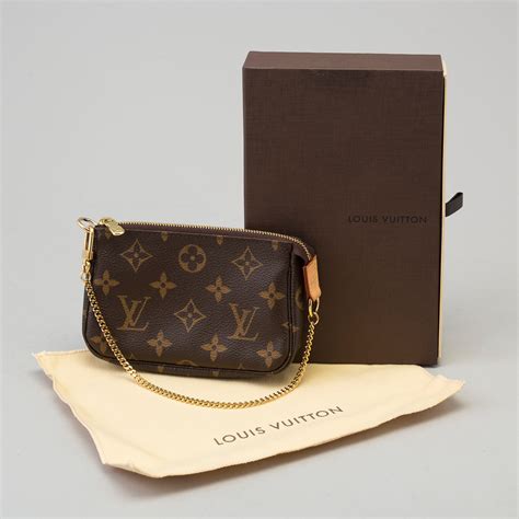 small louis vuitton pouch